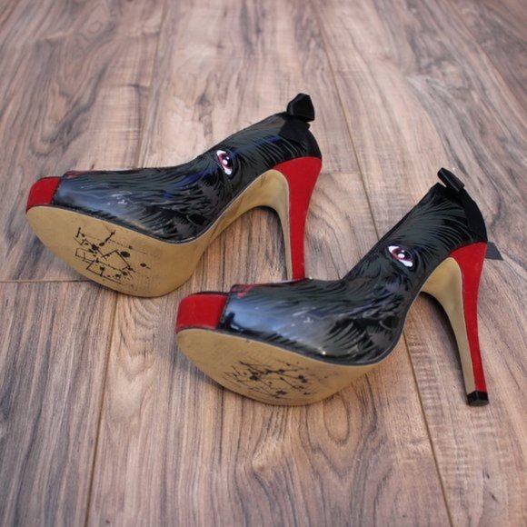 VNTG Iron Fist Wolf Beater Platform Heels - Picture 6 of 11